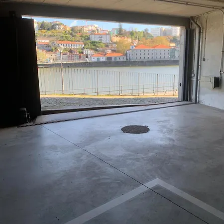 Douro River View Duplex 2br With Free Parking * ヴィラ・ノヴァ・デ・ガイア
